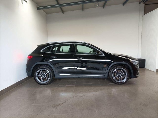 MERCEDES-BENZ GLA 200 Automatic Premium AMG LINE