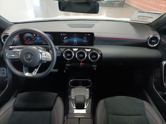 MERCEDES-BENZ CLA 180 Automatic AMG Line Premium