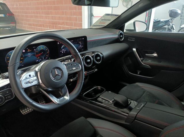 MERCEDES-BENZ CLA 180 Automatic AMG Line Premium