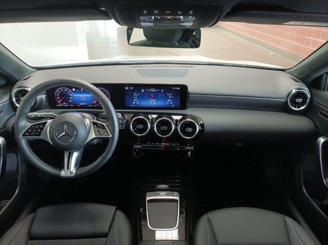 MERCEDES-BENZ A 180 Automatic Progressive Line Advanced