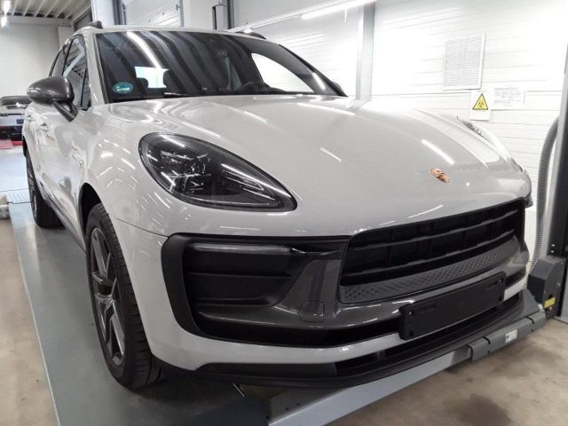 PORSCHE Macan 2.0 T