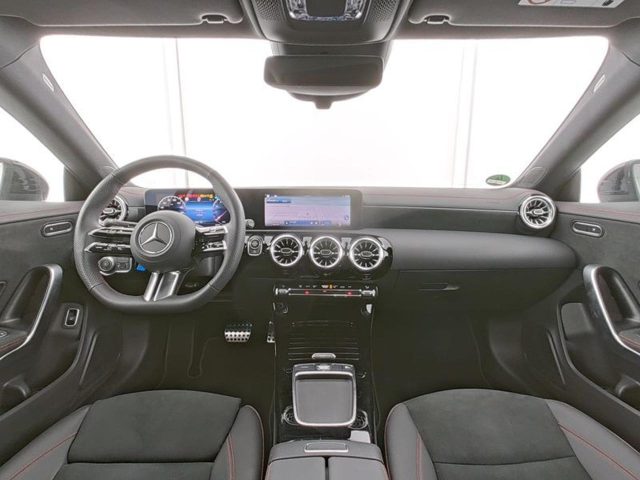 MERCEDES-BENZ CLA 200 Automatic AMG Line Premium