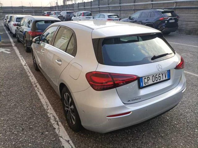 MERCEDES-BENZ A 180 d Automatic Advanced