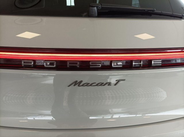 PORSCHE Macan 2.0 T