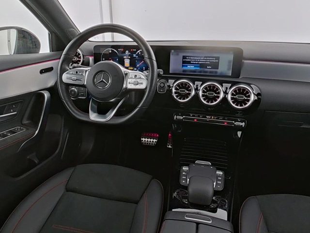 MERCEDES-BENZ A 200 Automatic AMG Line