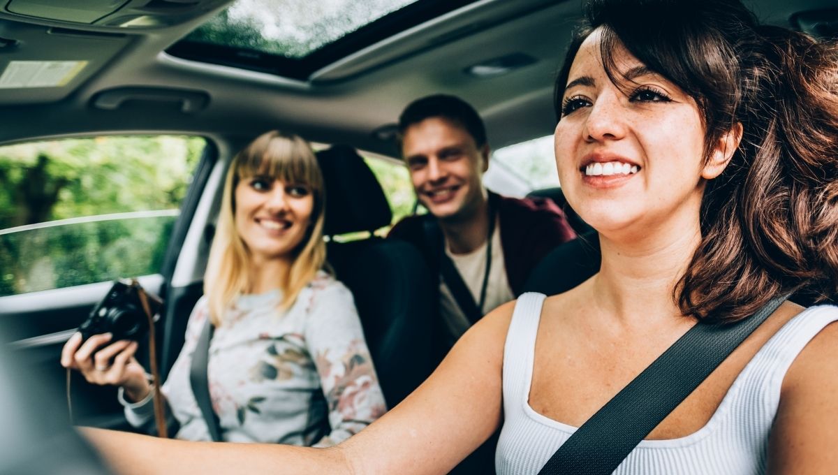 gruppo persone in auto