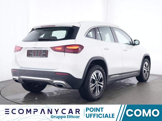 MERCEDES-BENZ GLA 180 Automatic Progressive Advanced